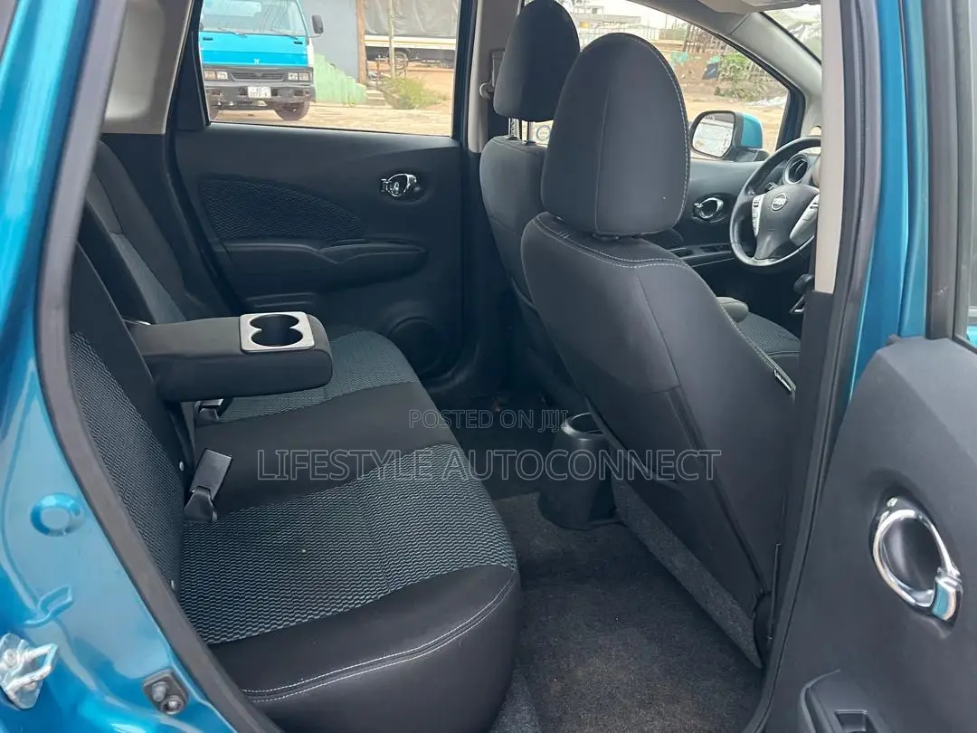 Nissan Versa 2017 Blue