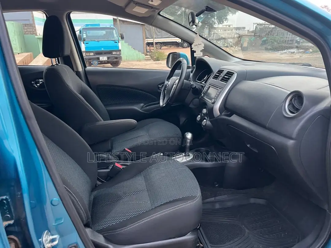Nissan Versa 2017 Blue
