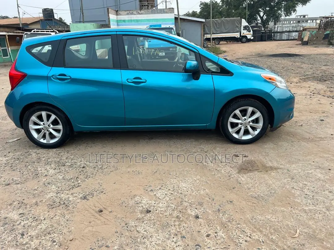Nissan Versa 2017 Blue