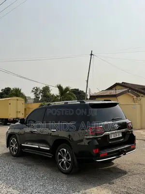 Toyota Land Cruiser 5.7 V8 GXR 2017 Black