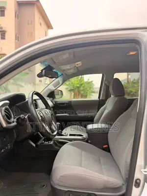 Toyota Tacoma 2023 Gray