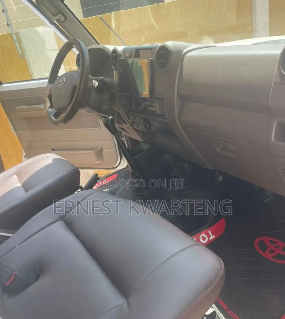 Toyota Land Cruiser 2015 White