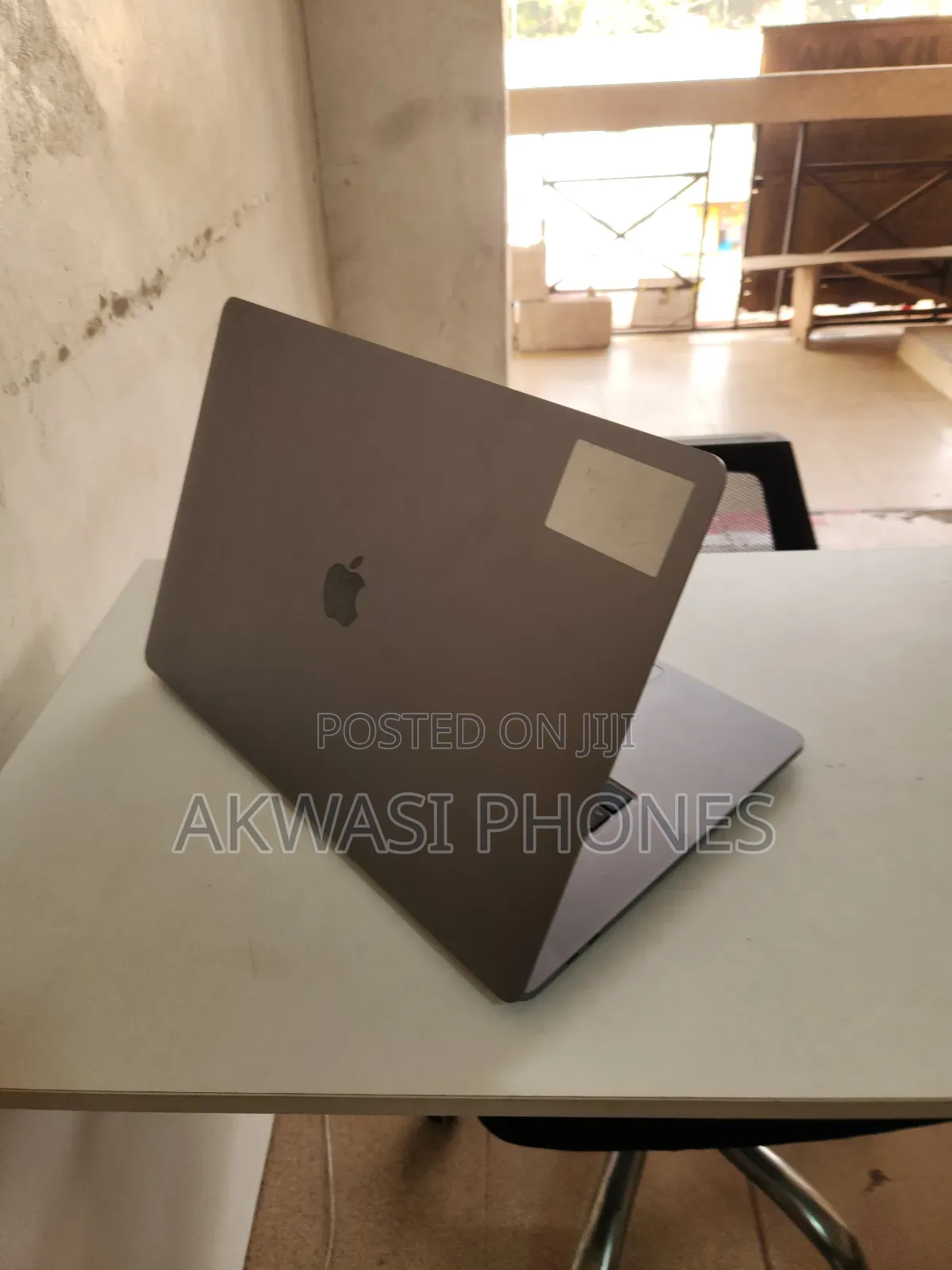 New Laptop Apple MacBook Pro 2019 16GB Intel Core i7 SSD 512GB