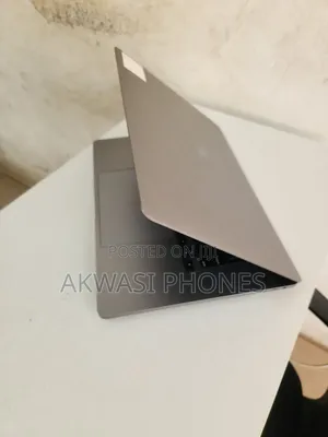 New Laptop Apple MacBook Pro 2019 16GB Intel Core i7 SSD 512GB