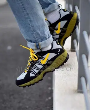 Nnike Air Humara