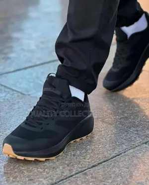 Dope Sneaker Blur