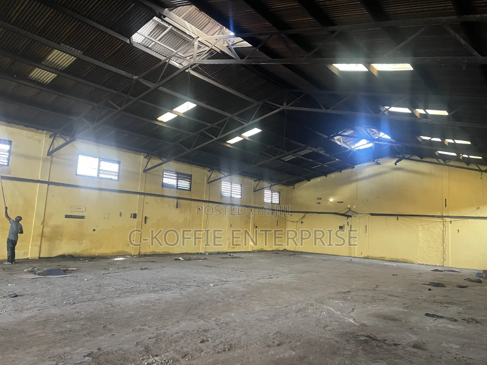 1500 Warehouse at Circle for Rent