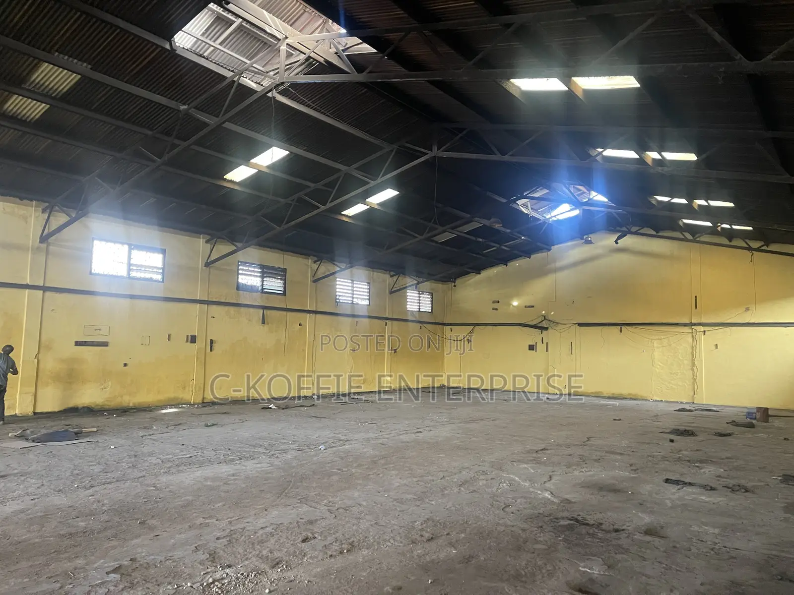1500 Warehouse at Circle for Rent
