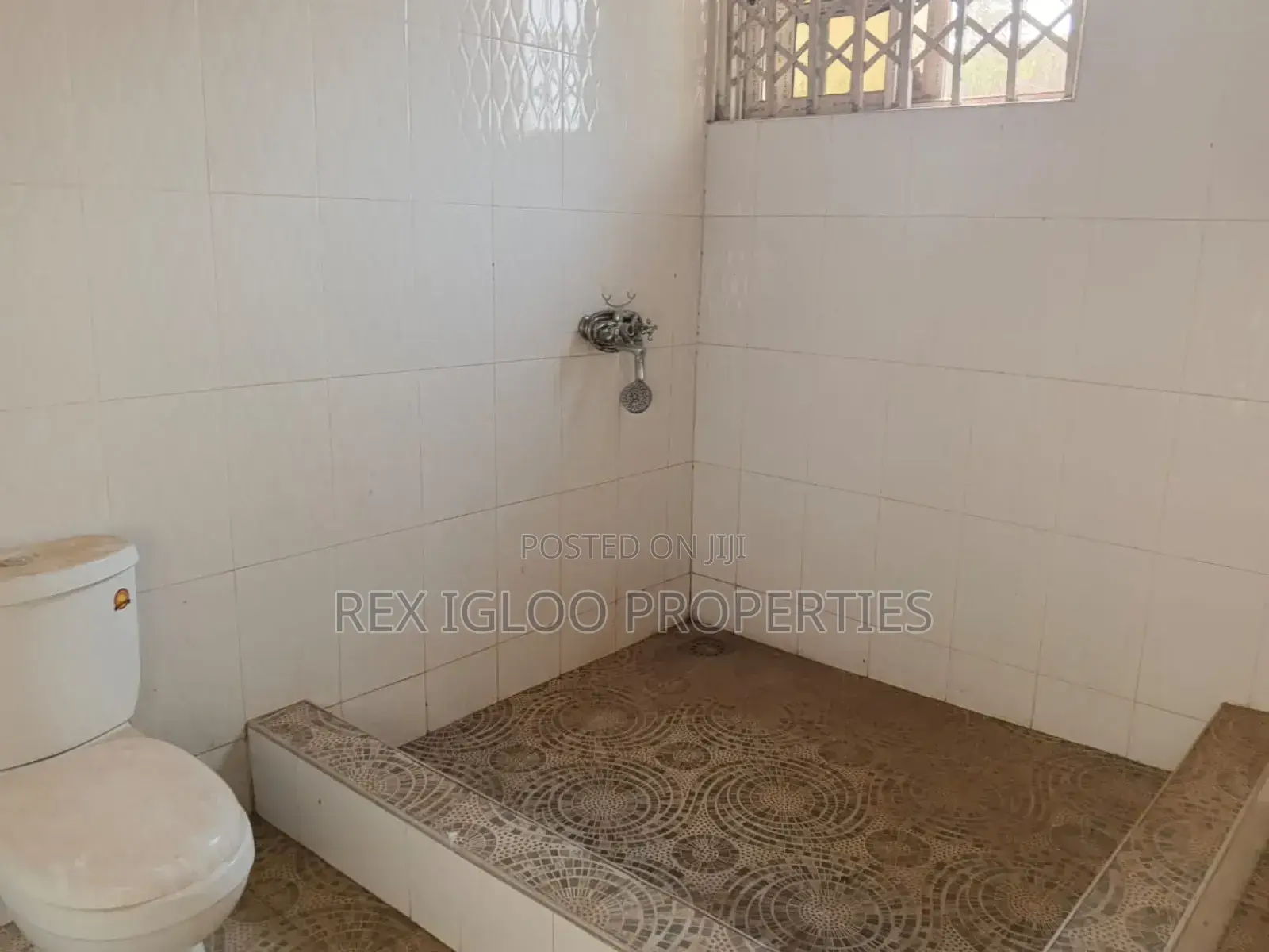 4bdrm House in Kumasi, Abuakwa for sale