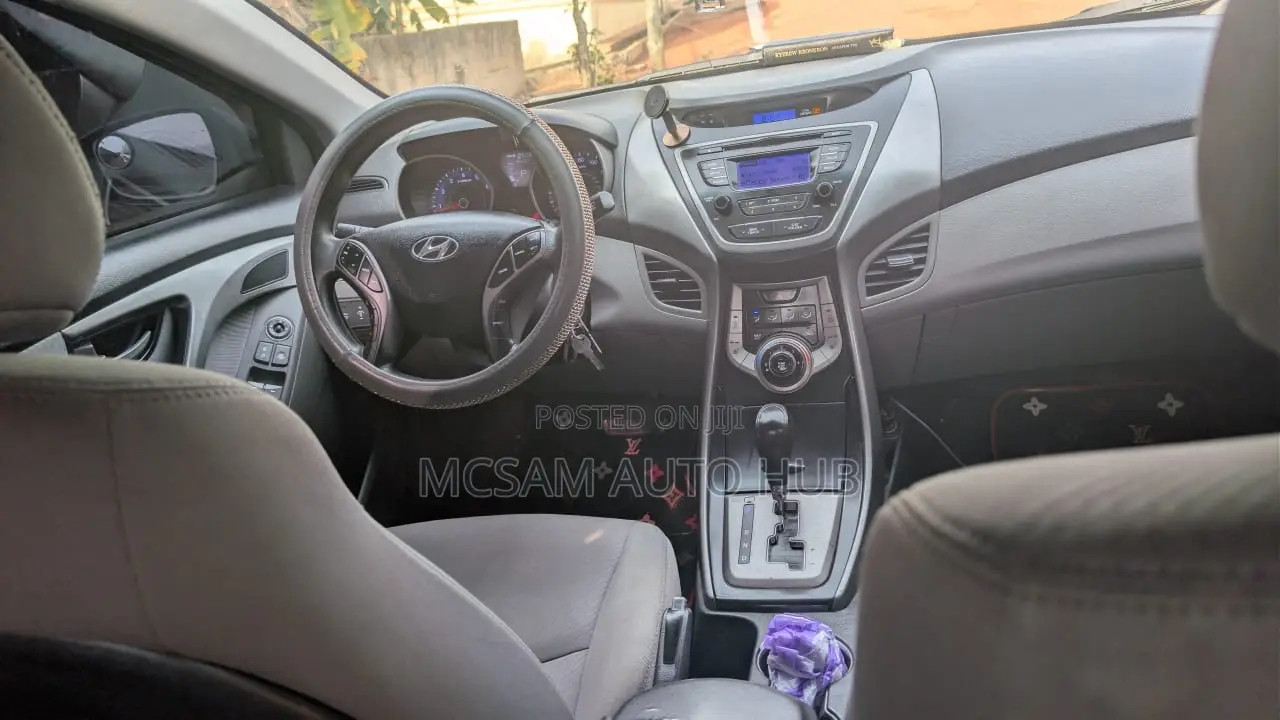 Hyundai Elantra SE Coupe FWD (1.8L 4cyl 6A) 2013 Gray