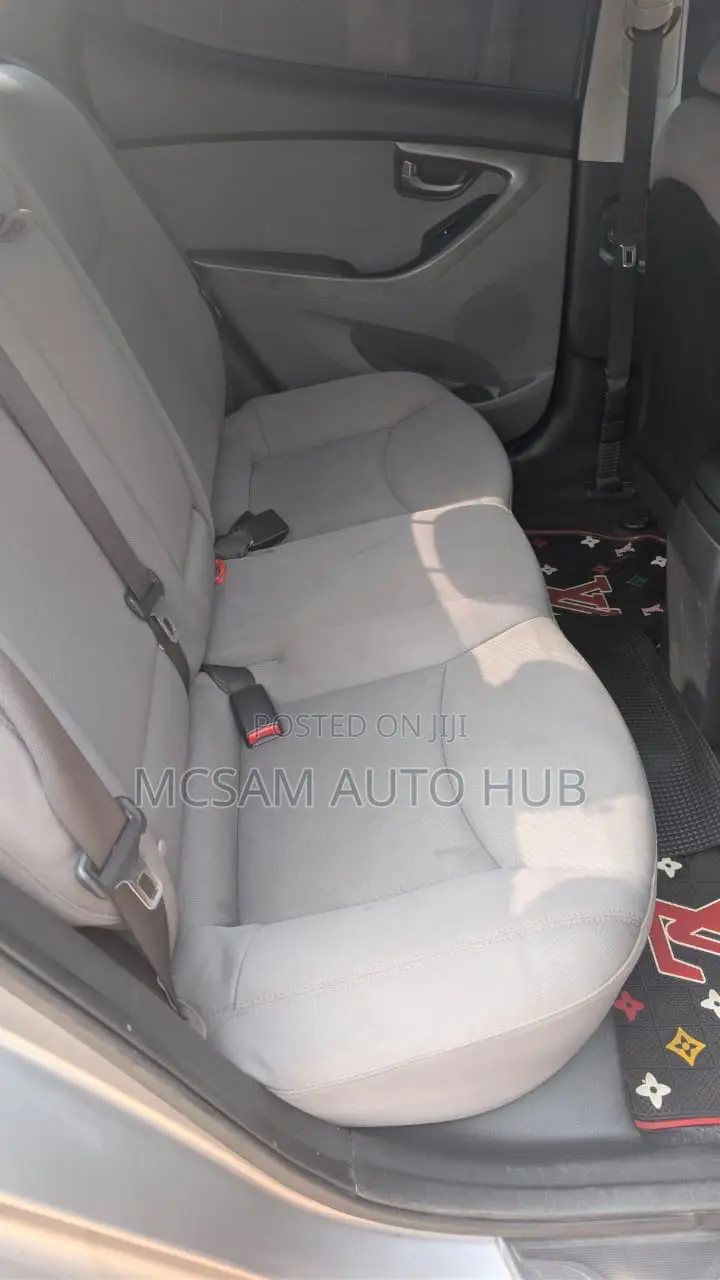 Hyundai Elantra SE Coupe FWD (1.8L 4cyl 6A) 2013 Gray