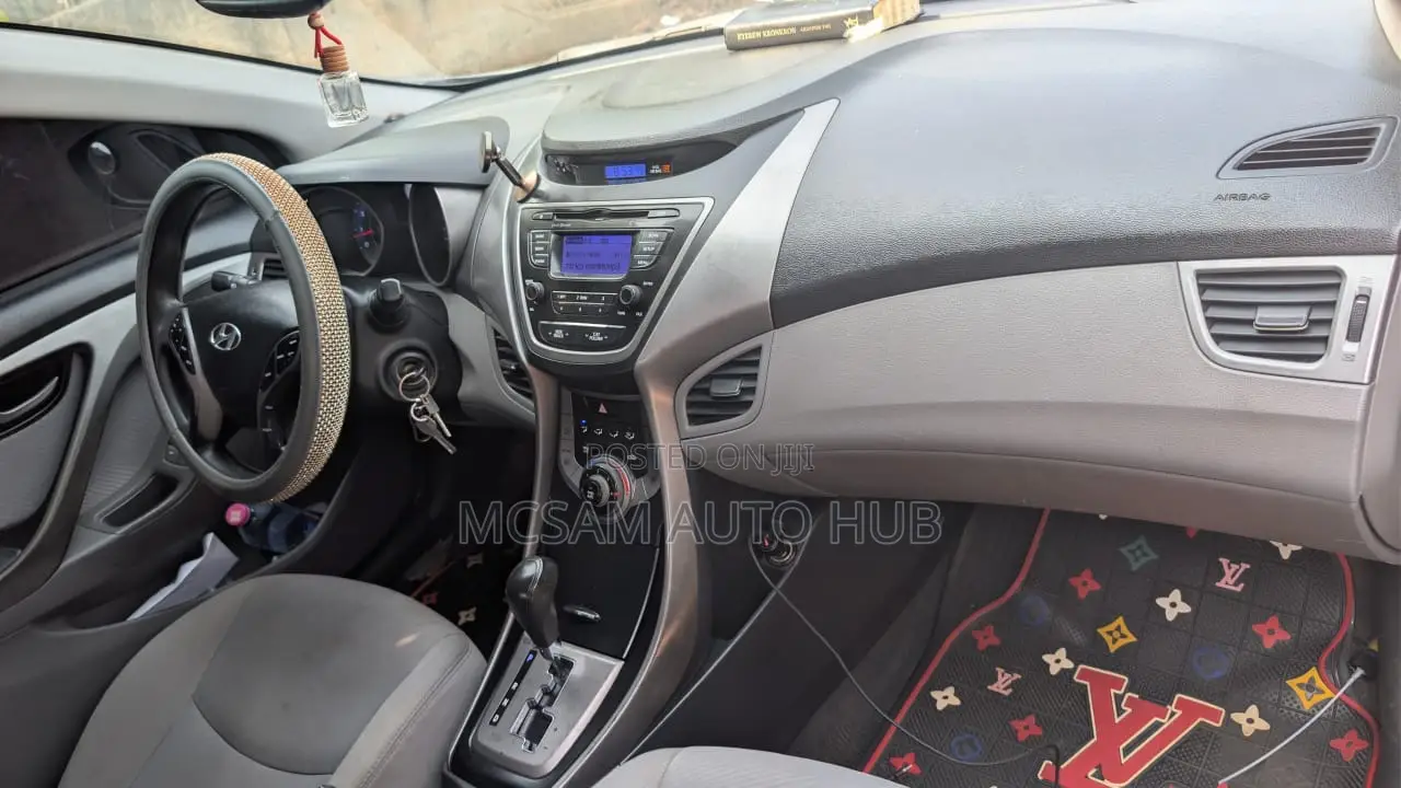 Hyundai Elantra SE Coupe FWD (1.8L 4cyl 6A) 2013 Gray