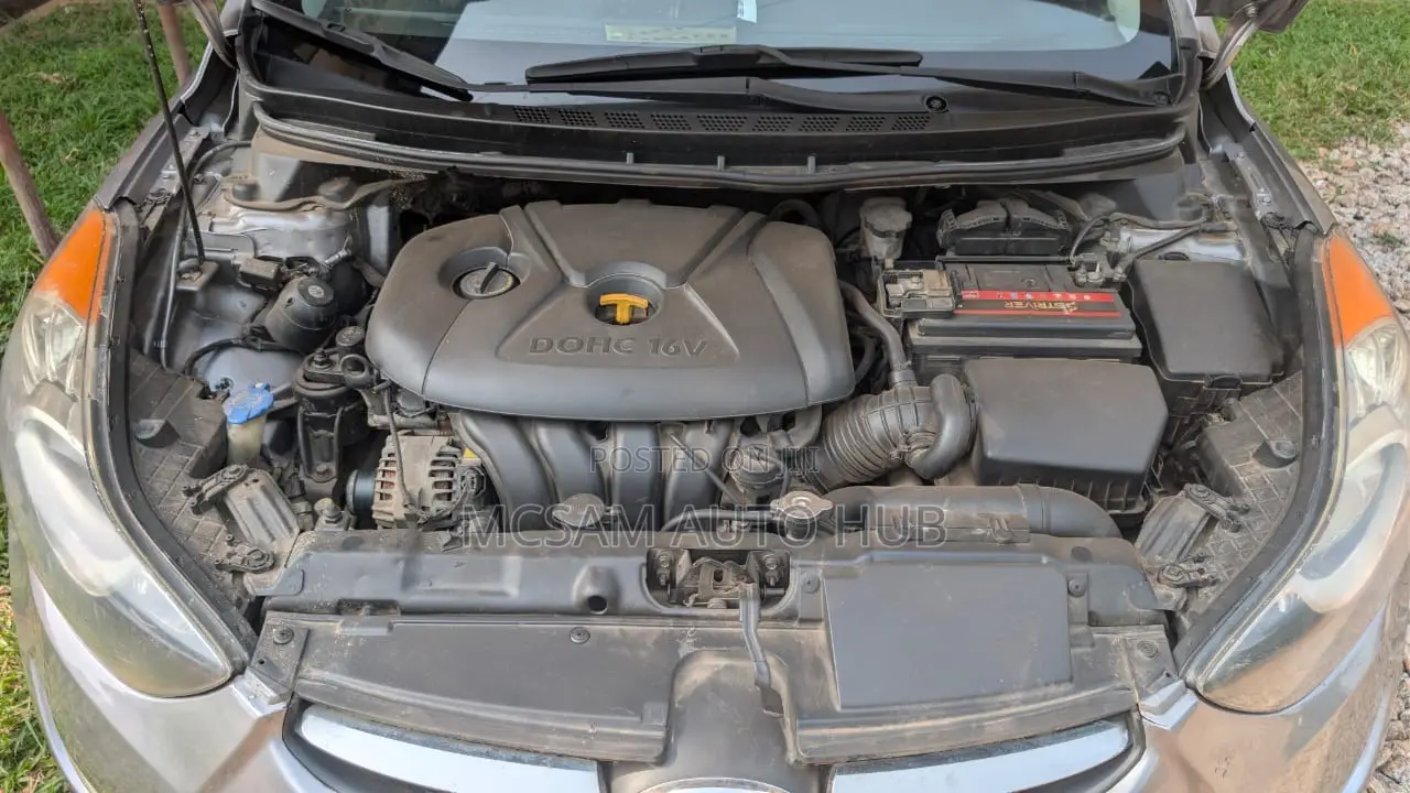 Hyundai Elantra SE Coupe FWD (1.8L 4cyl 6A) 2013 Gray