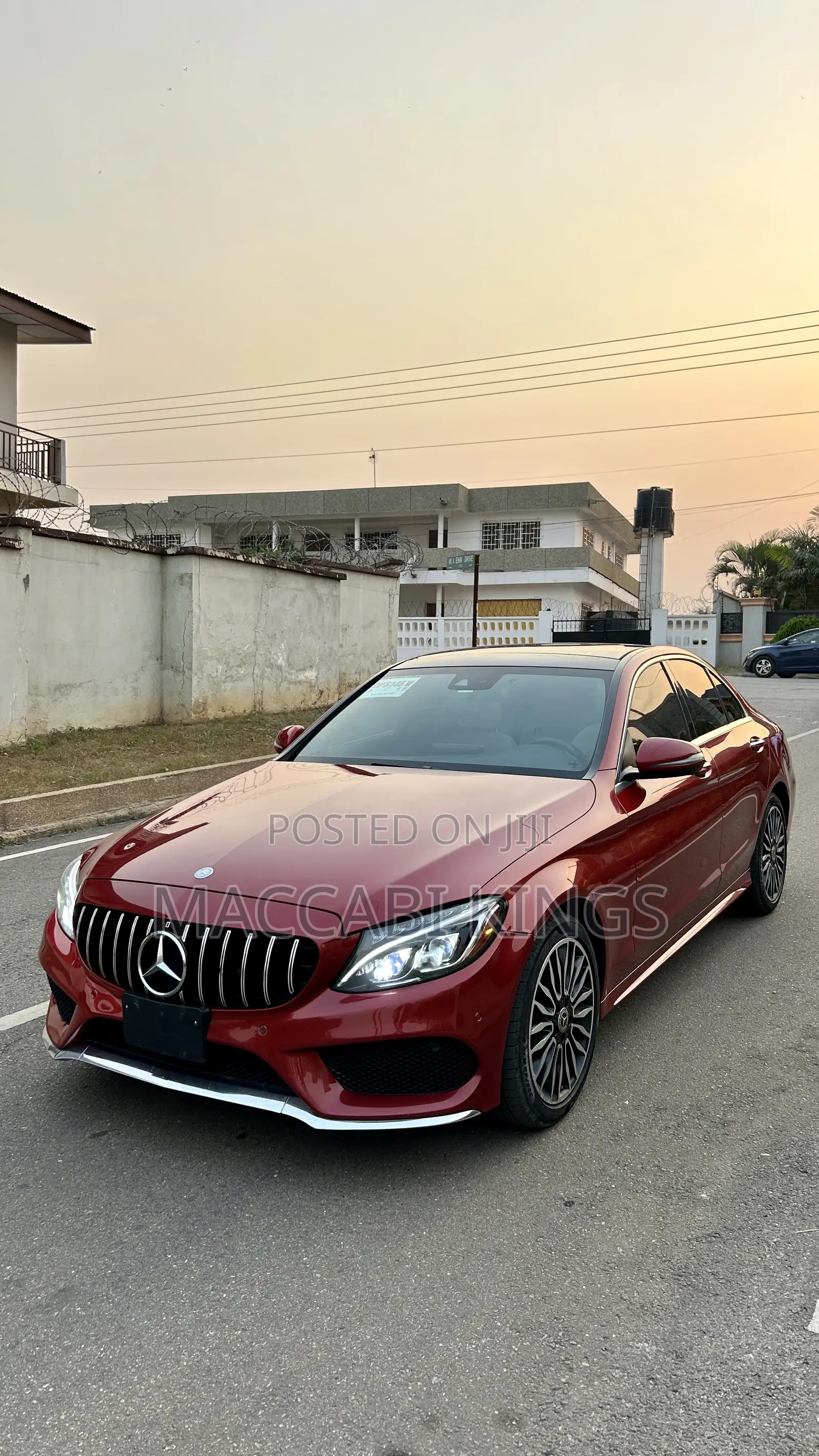 Mercedes-Benz C300 Luxury 4matic Sedan AWD (2.0L 4cyl 7A) 2017 Red