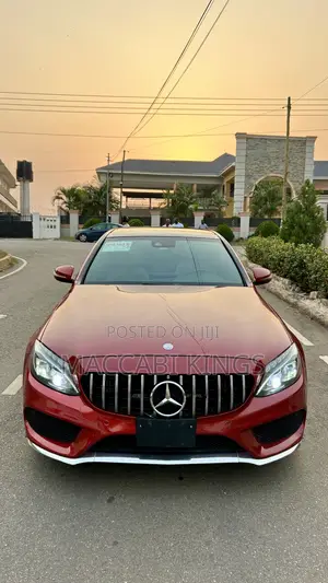 Mercedes-Benz C300 Luxury 4matic Sedan AWD (2.0L 4cyl 7A) 2017 Red
