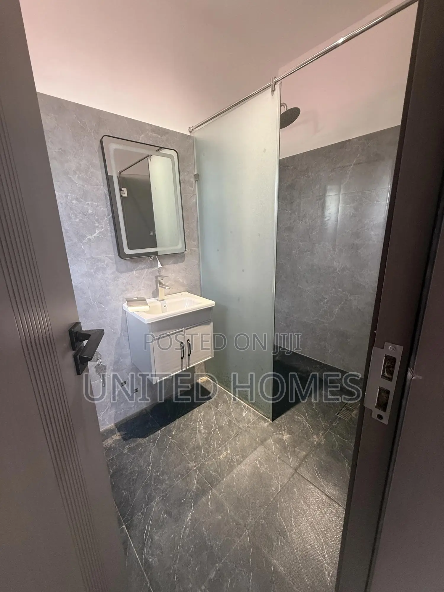 4bdrm House in East Legon for sale
