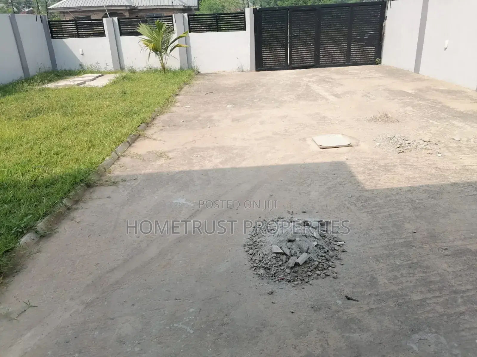 2bdrm Duplex in Hometrust Properties, Amasaman for rent