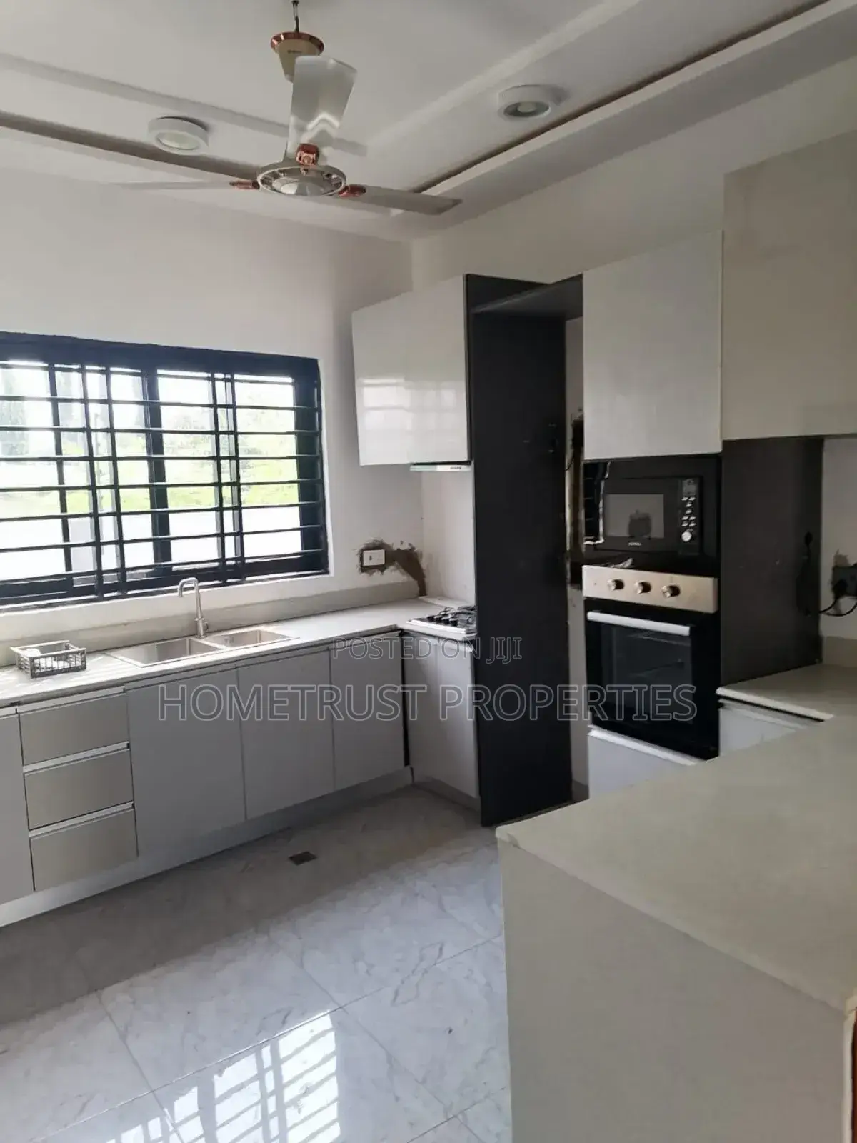 2bdrm Duplex in Hometrust Properties, Amasaman for rent