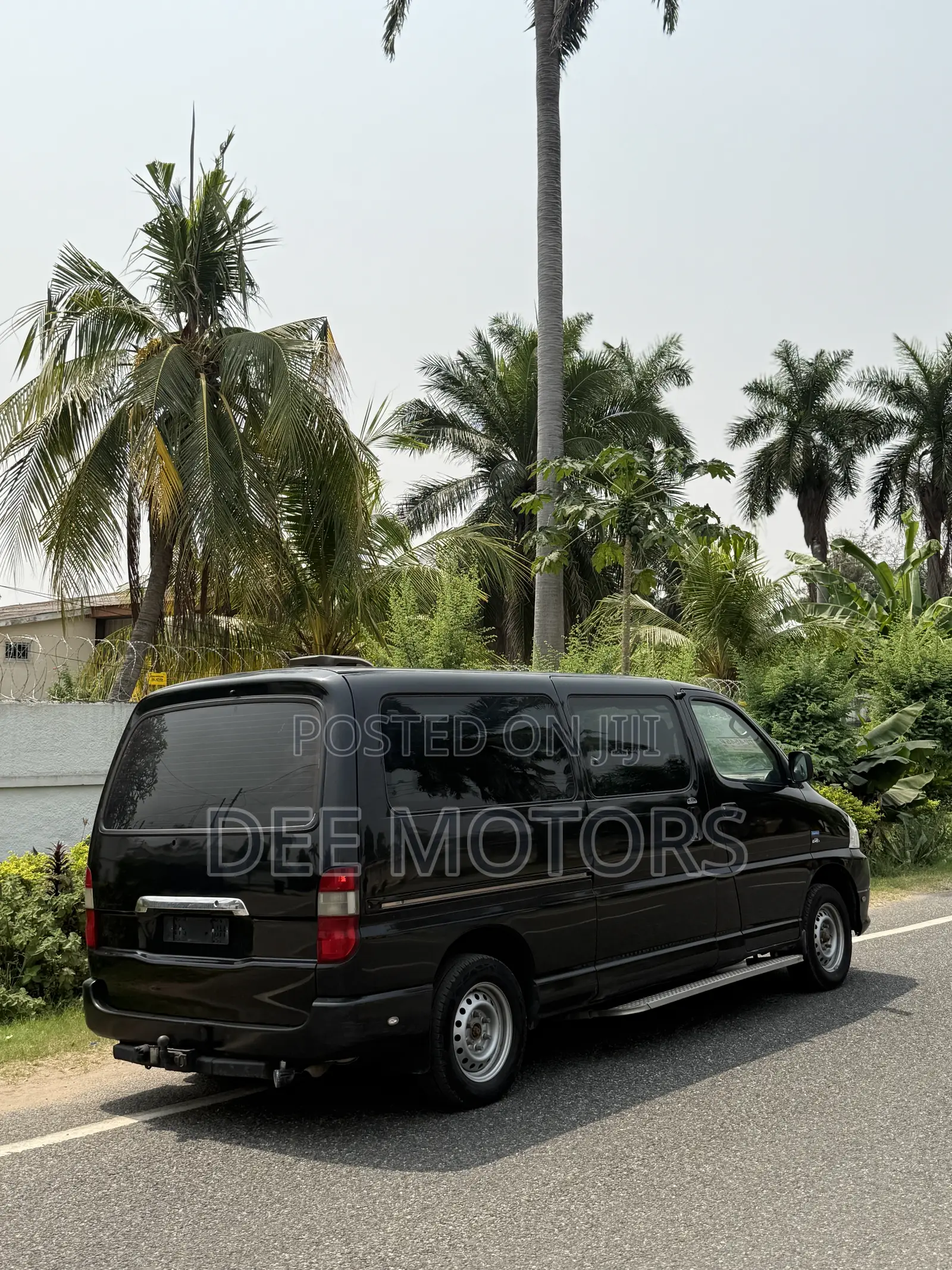 Toyota HiAce 2012 Black