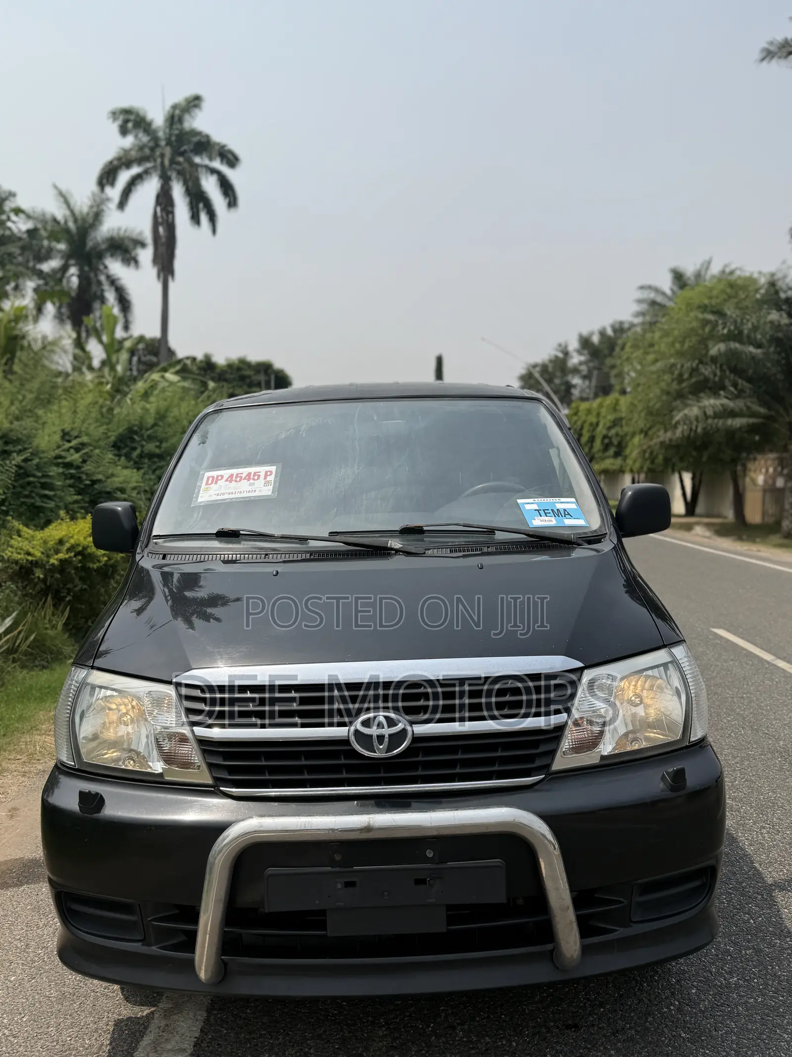 Toyota HiAce 2012 Black