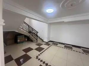 7bdrm House in Tema Comm.12 for rent