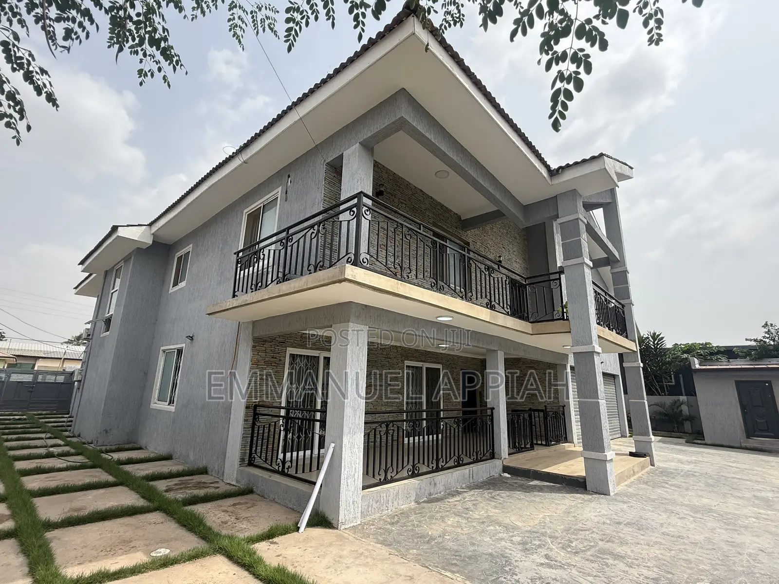 7bdrm House in Tema Comm.12 for rent