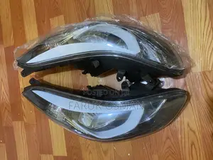 2014 Hyundai Elantra Headlights