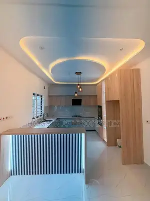 3bdrm Duplex in Hometrust Properties, Lake Side Estate for sale