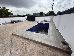 5bdrm House in Adenta Snnit for sale