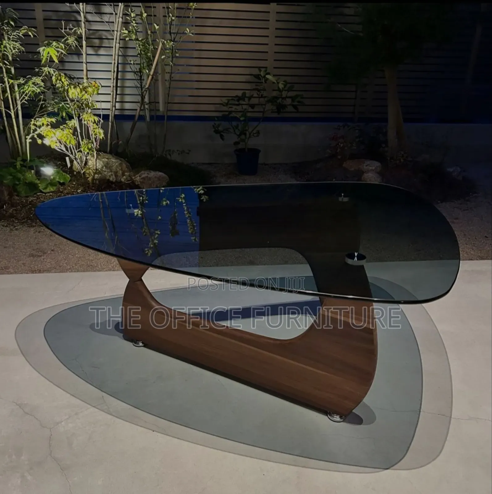 Noguchi Glass Centre Table(Small)