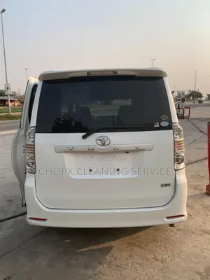 Toyota Voxy 2010 White