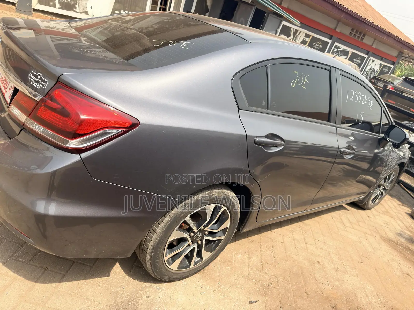 Honda Civic LX 4dr Sedan (1.8L 4cyl 5M) 2015 Gray