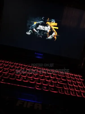 Laptop Lenovo Y50 8GB Intel Core i3 HDD+SSD 256GB