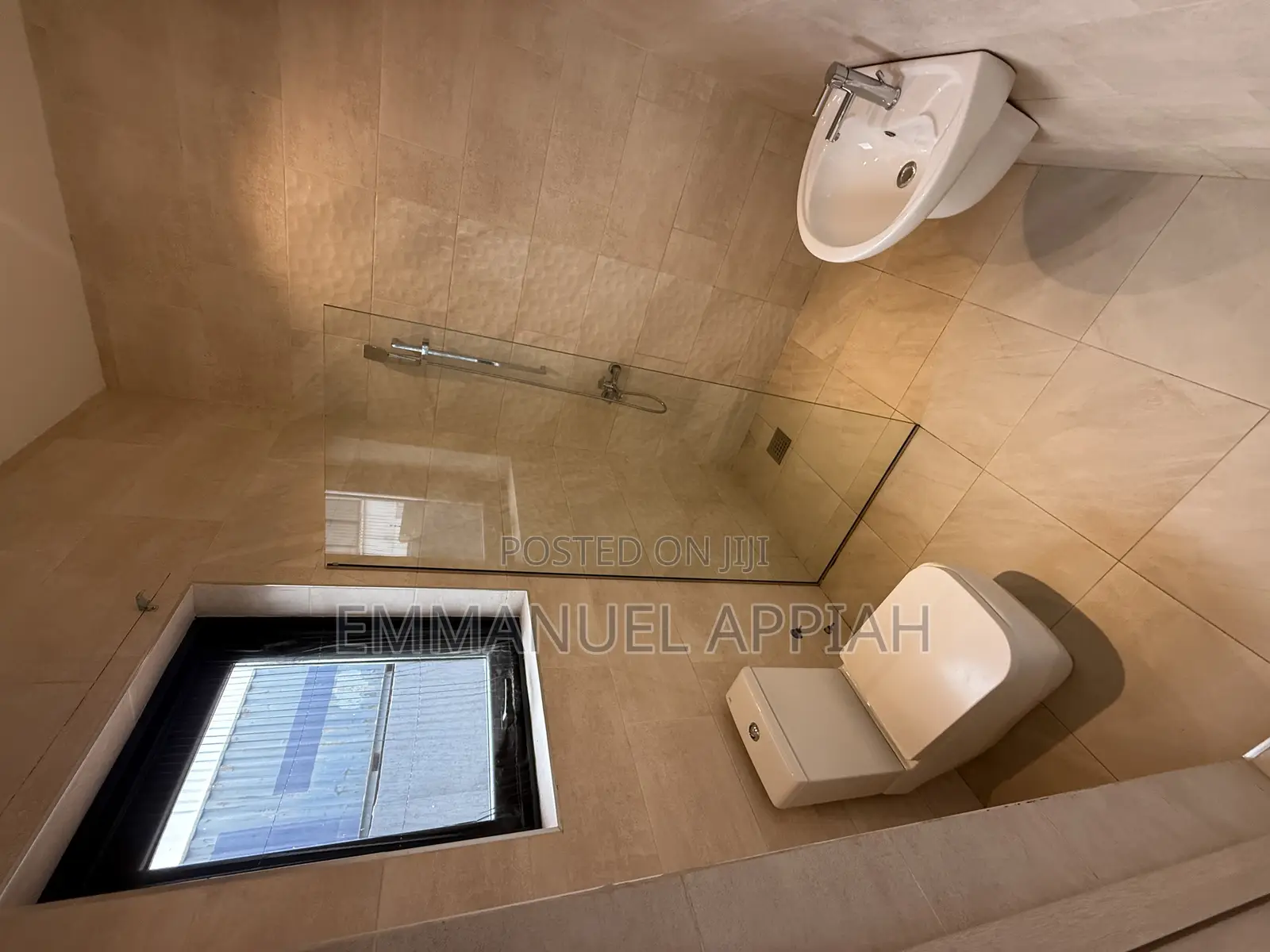 4bdrm Duplex in East Legon Hills, Accra Metropolitan for sale