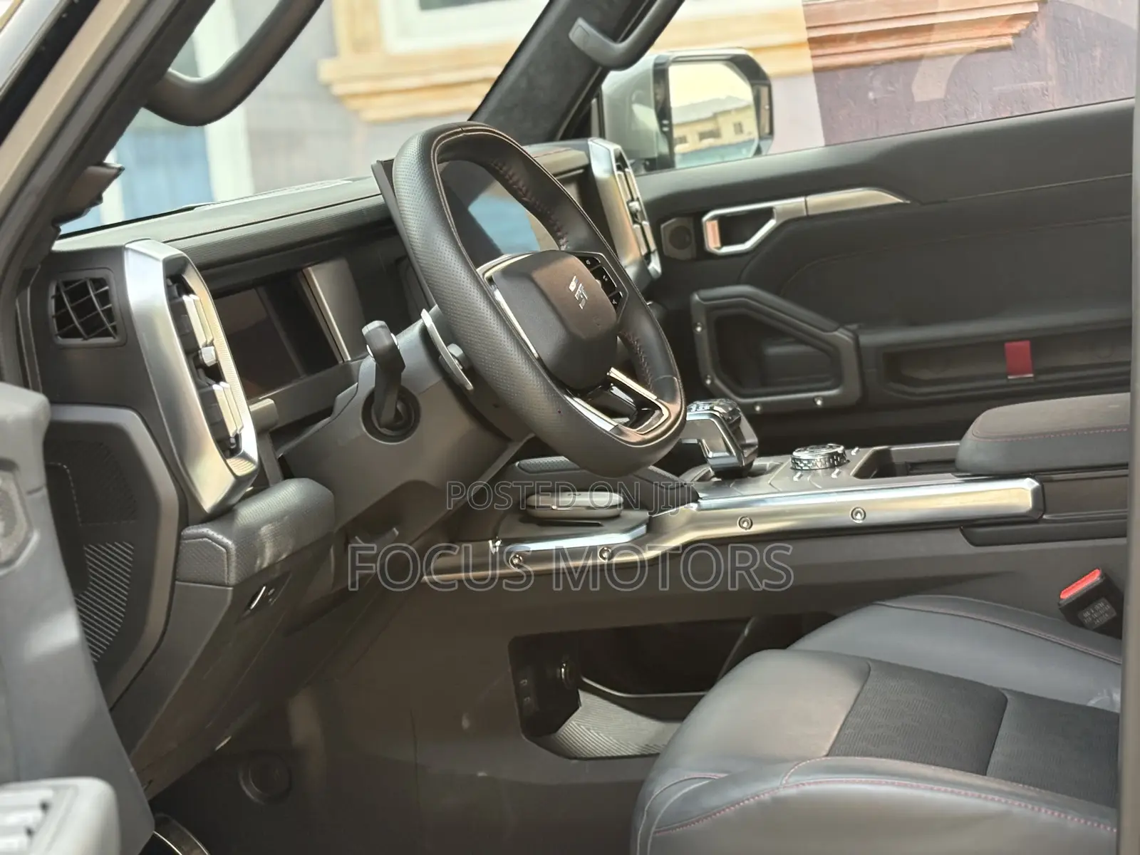Jetour T2 2.0 Petrol AWD 2024 Gold