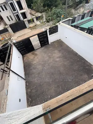 3bdrm House in Ashorman Estate, Accra Metropolitan for sale