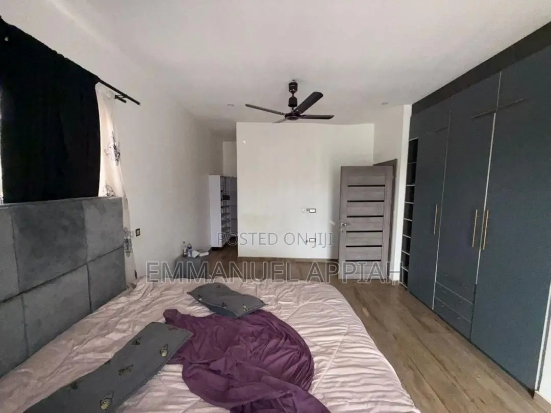 3bdrm House in Ashorman Estate, Accra Metropolitan for sale