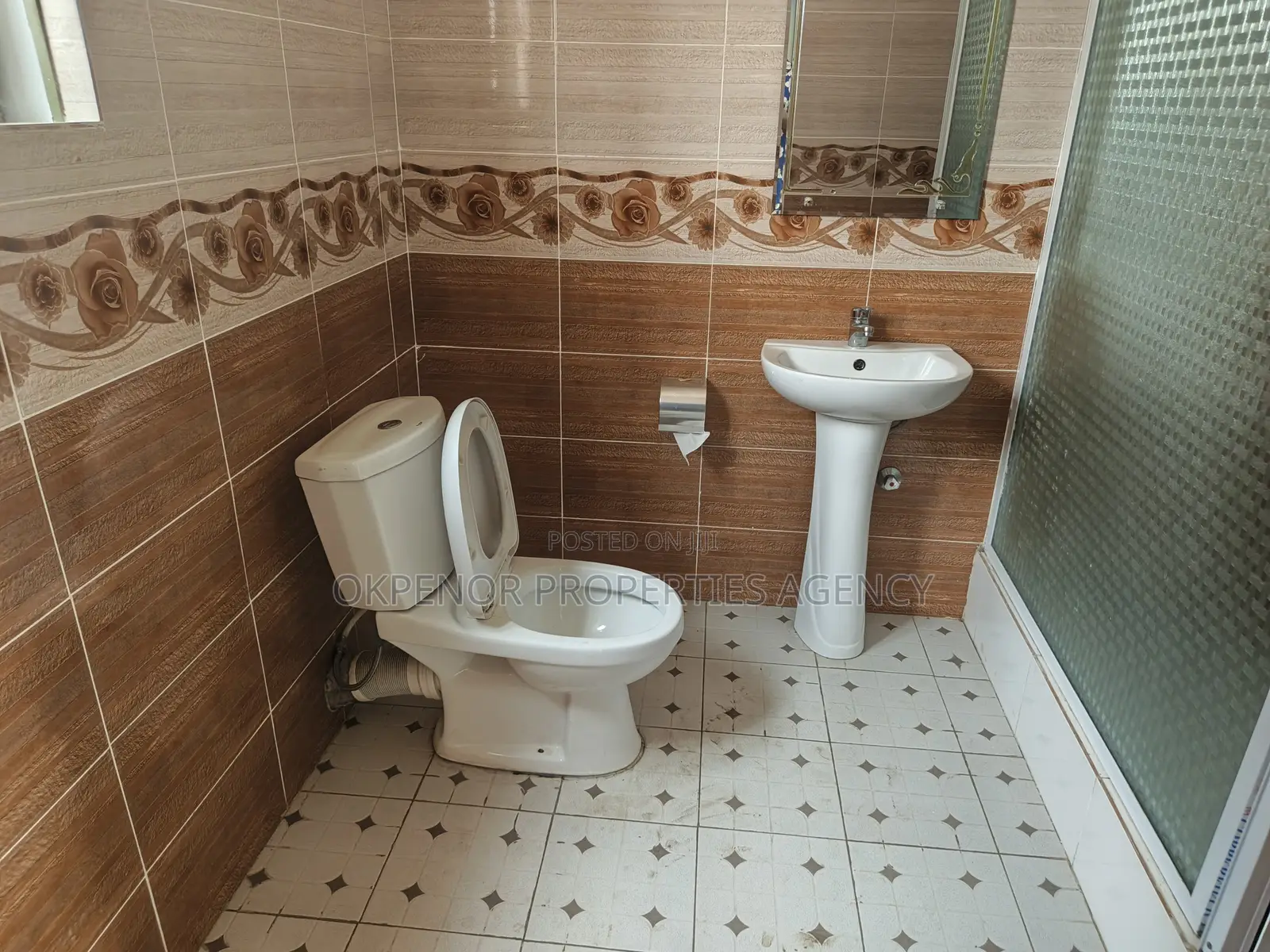 4bdrm House in Dawhenya, Tema Metropolitan for sale