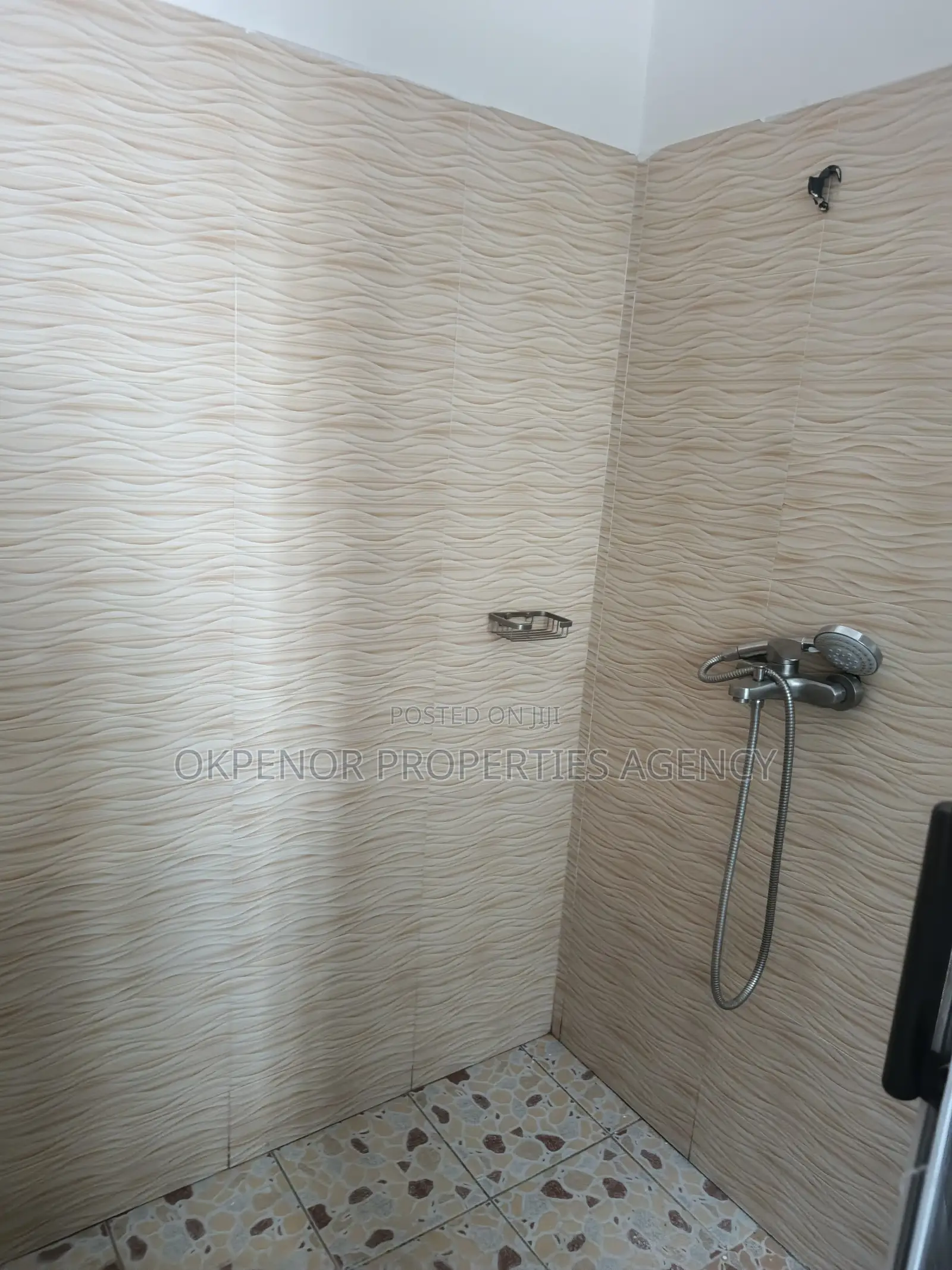 4bdrm House in Dawhenya, Tema Metropolitan for sale