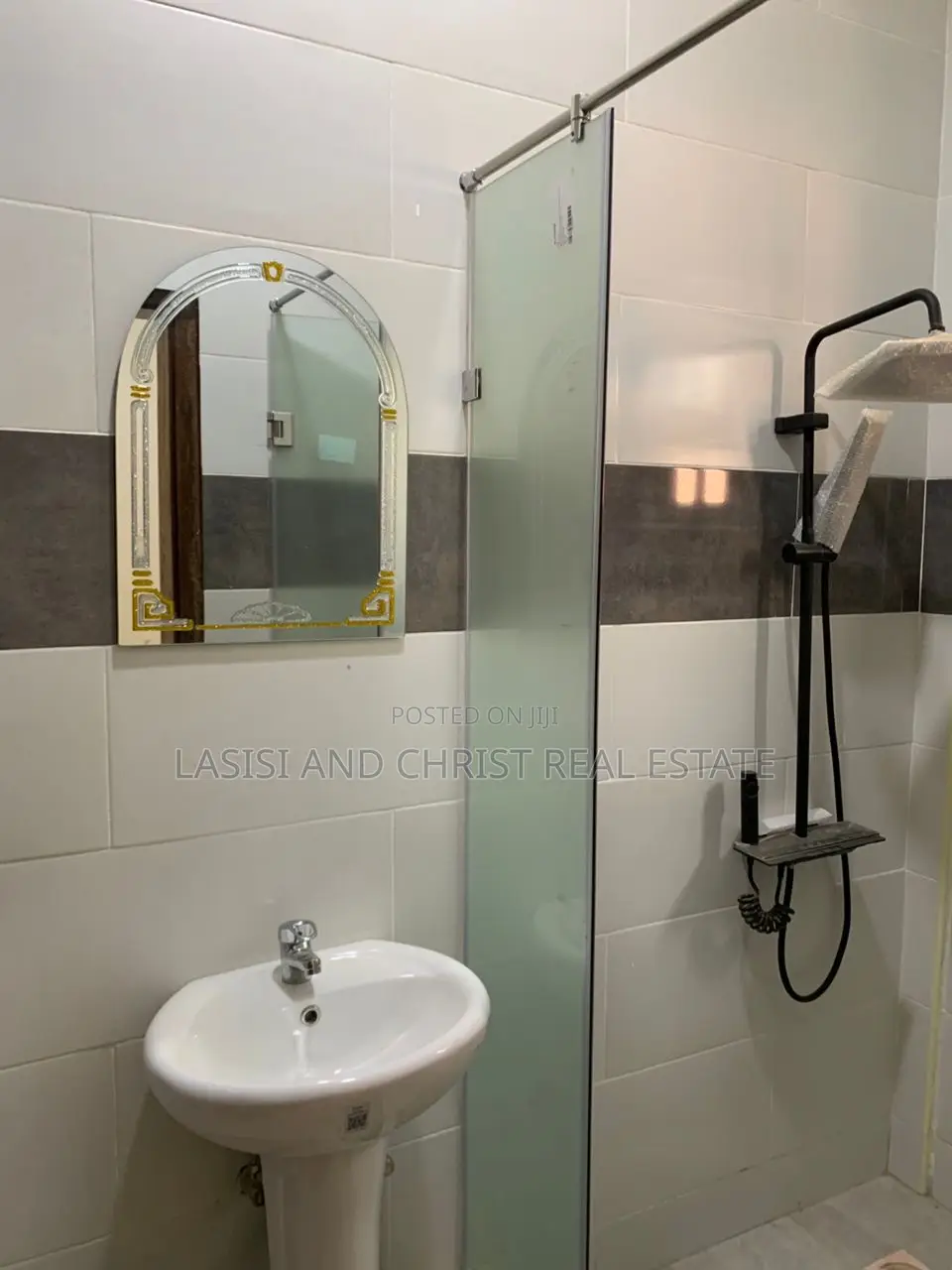 2bdrm Apartment in Lasisi And Christ, Amasaman for rent