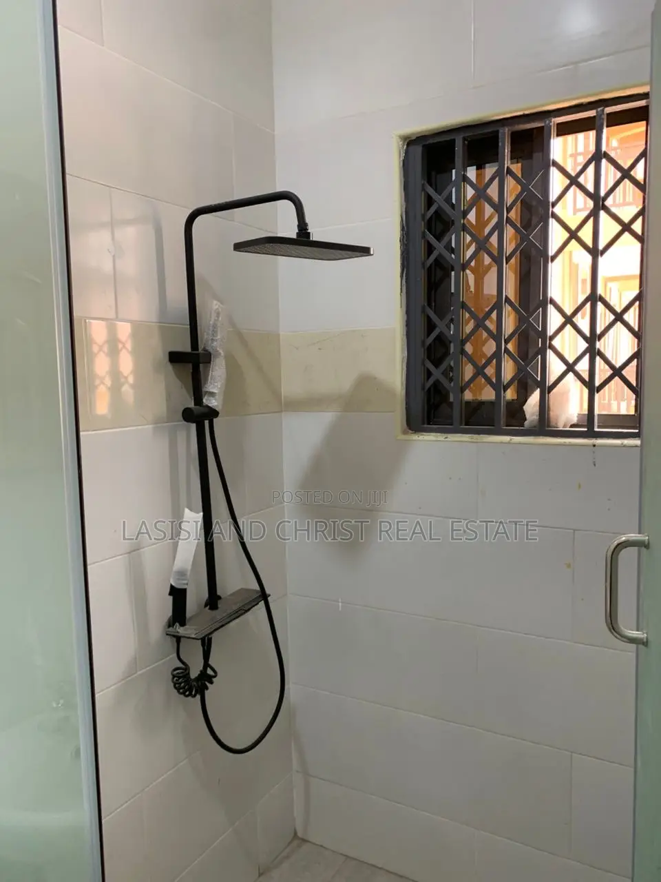 2bdrm Apartment in Lasisi And Christ, Amasaman for rent