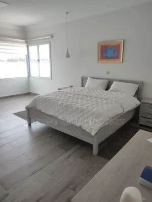5bdrm House in Airport Hills for sale