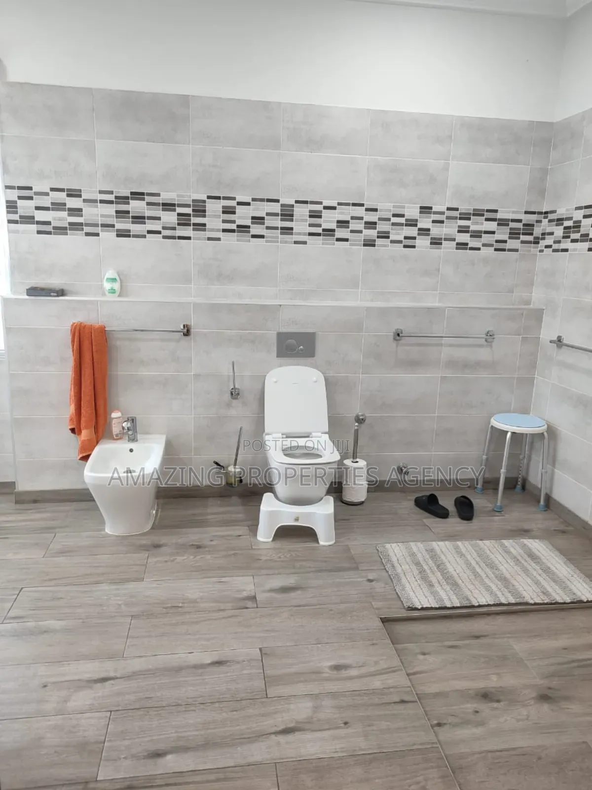 5bdrm House in Airport Hills for sale