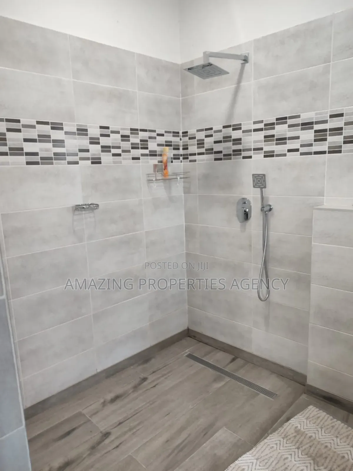 5bdrm House in Airport Hills for sale