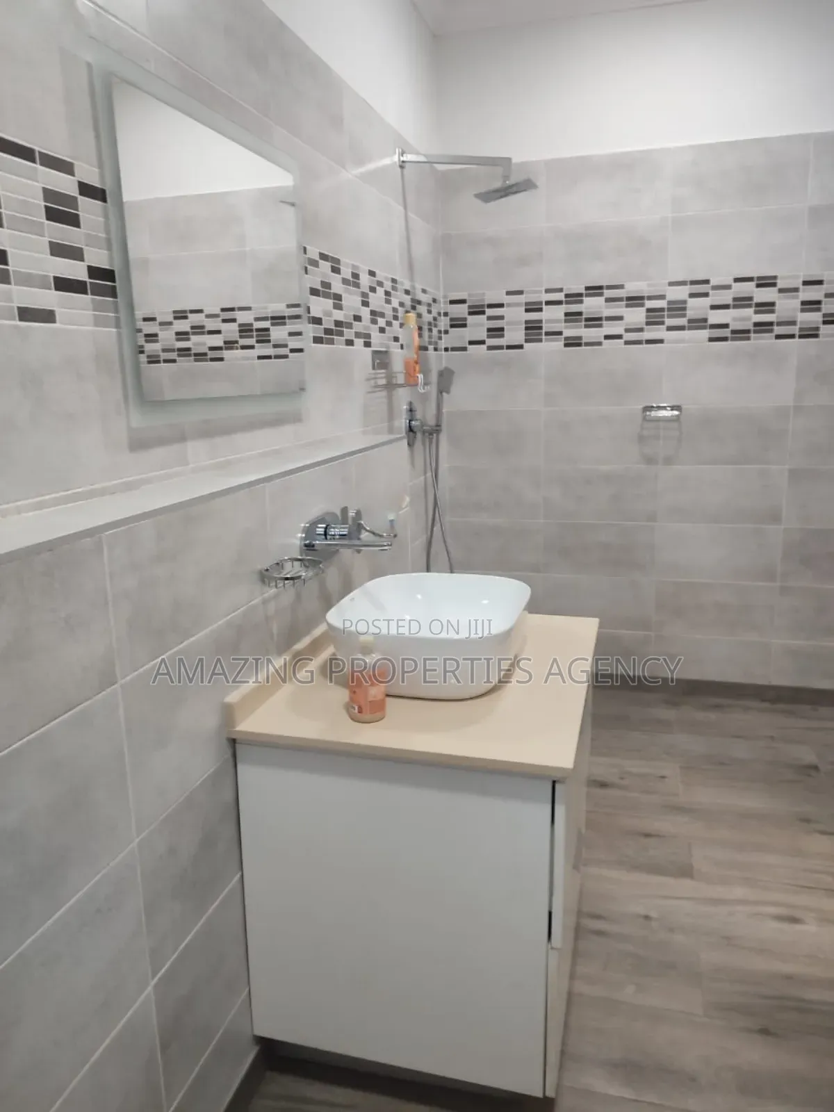 5bdrm House in Airport Hills for sale