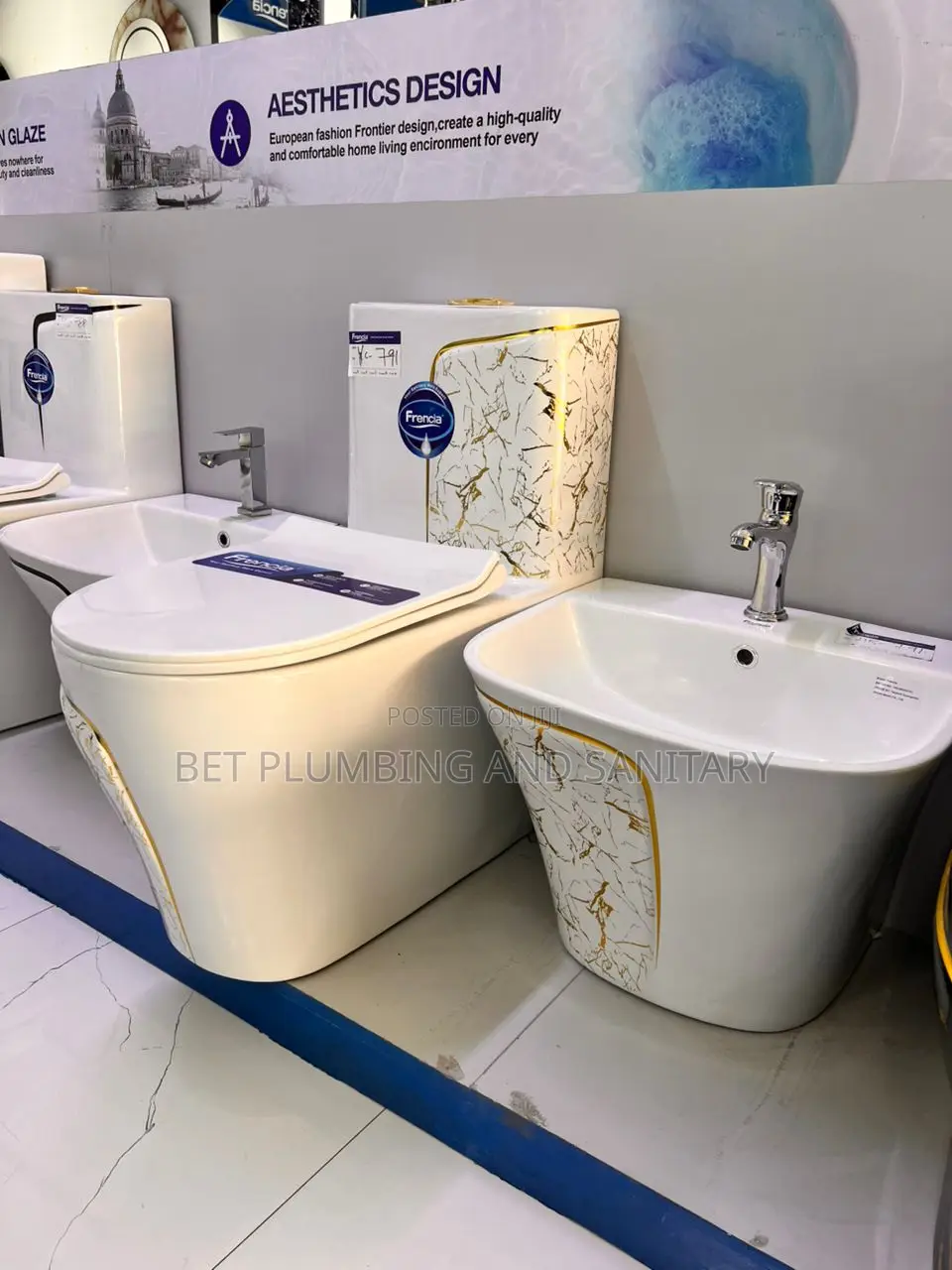Close Couple Wc