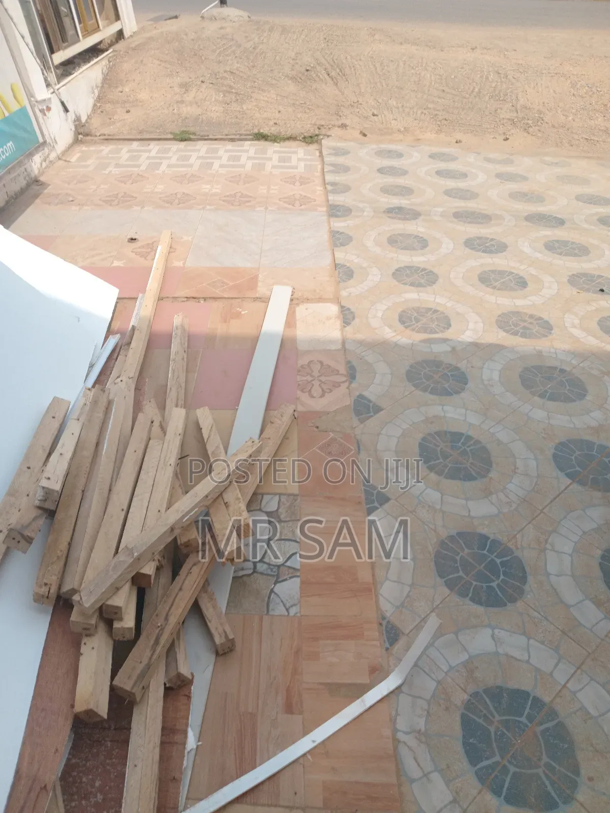Shop for Rent at Tuba Road Side