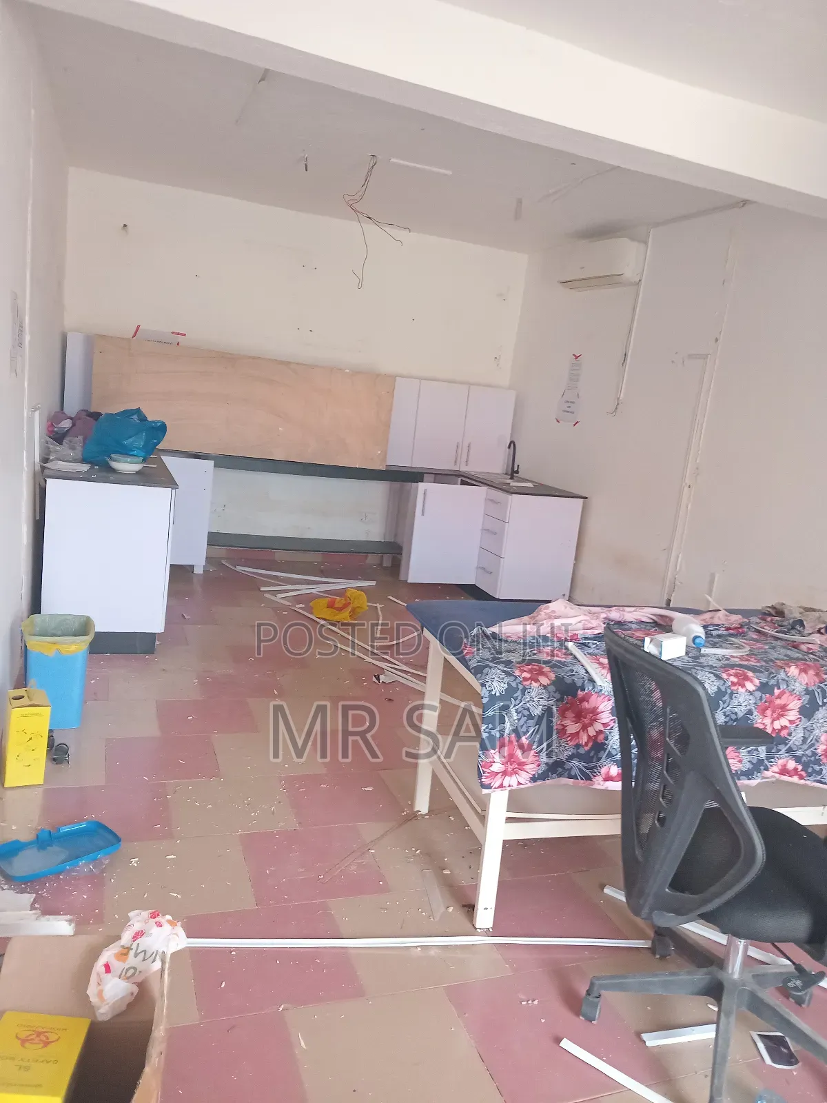 Shop for Rent at Tuba Road Side