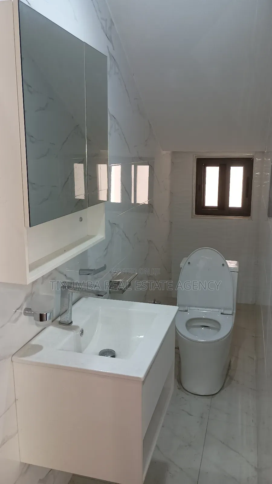 4bdrm Duplex in Tiyumba Real Estate, East Legon for rent