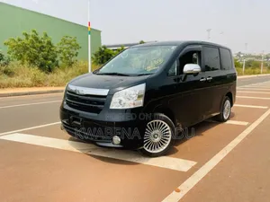 Toyota Noah 2012 Black
